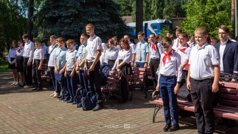 Почтили память героев минутой молчания